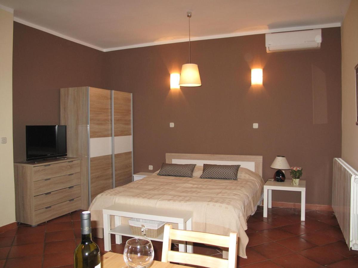 Apartmani Dubasnica Malinska Exterior photo